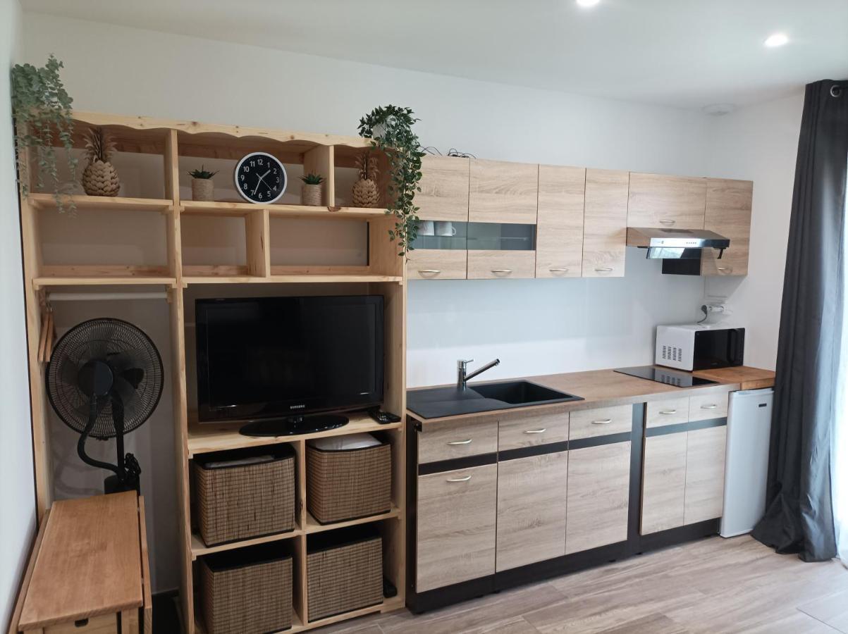 Chambre Amenage En Studio Cers ภายนอก รูปภาพ